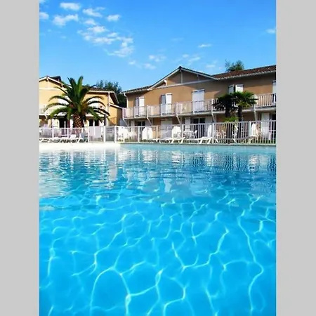 Holiday home Charmante Maison De T3 Dans Avec Piscine